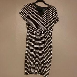 Ladies size 6 Gabby + Skye Black and white Dot design dress